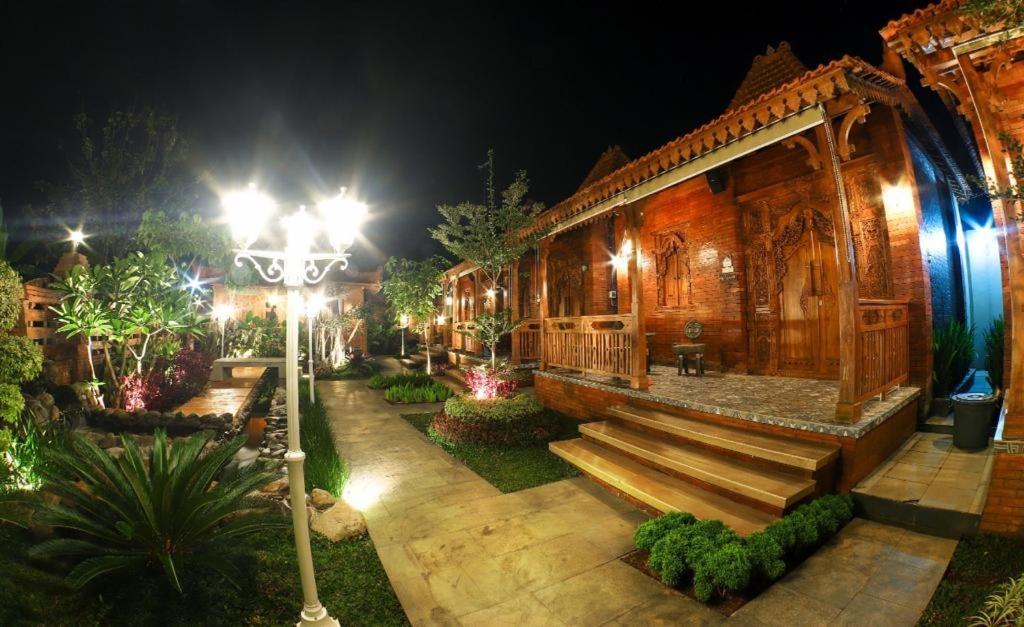 Hotel Joglo Jawa Jepara - Image 1