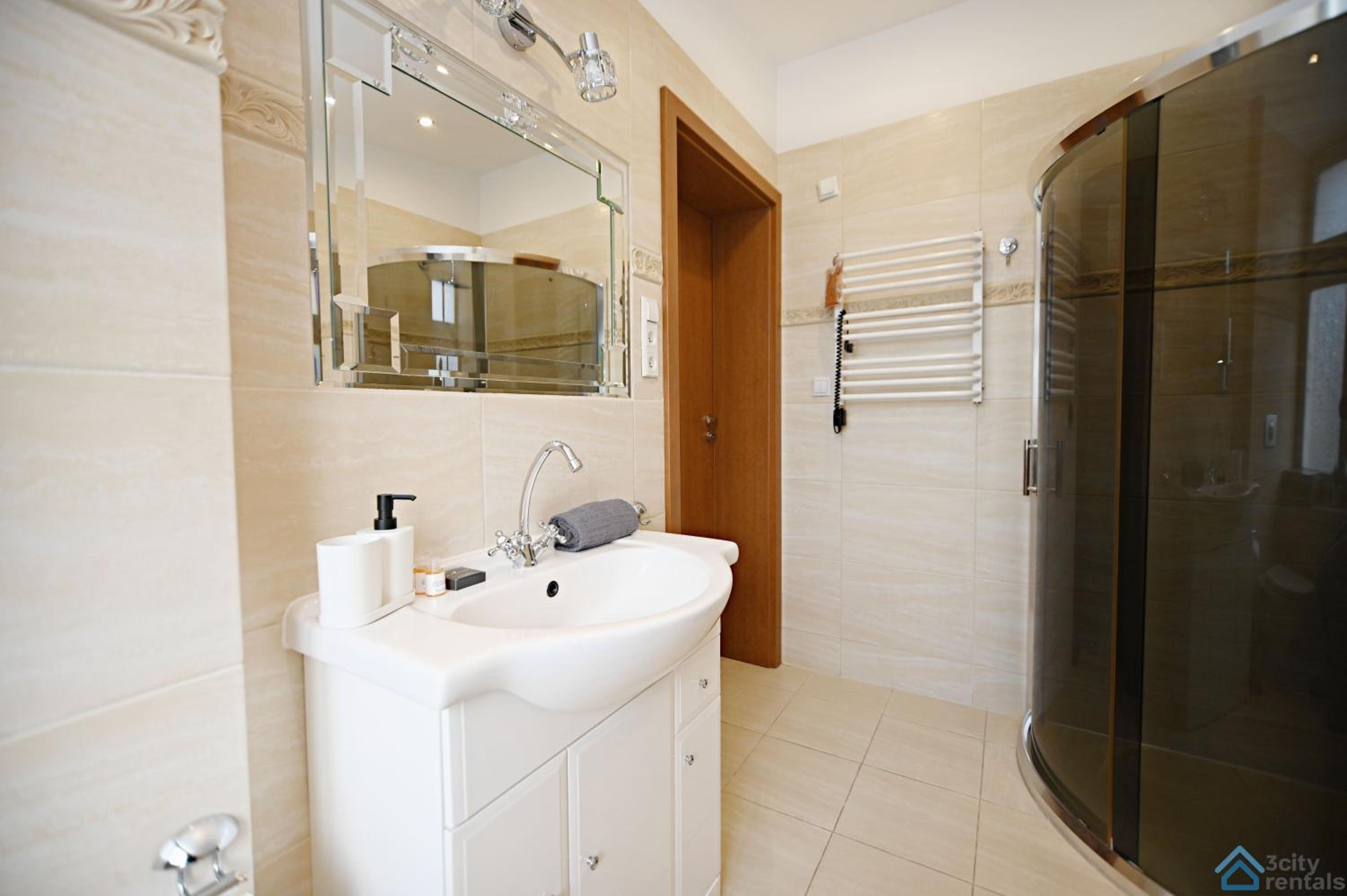 Cosy Apartment close to the Beach in Sopot by Noclegi Renters