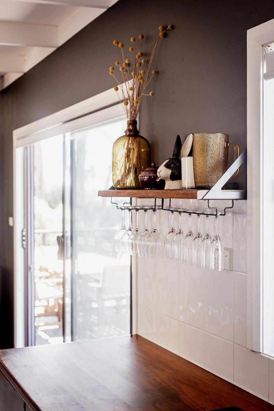 'Lazy Susan='s=' Waterfront Shack
