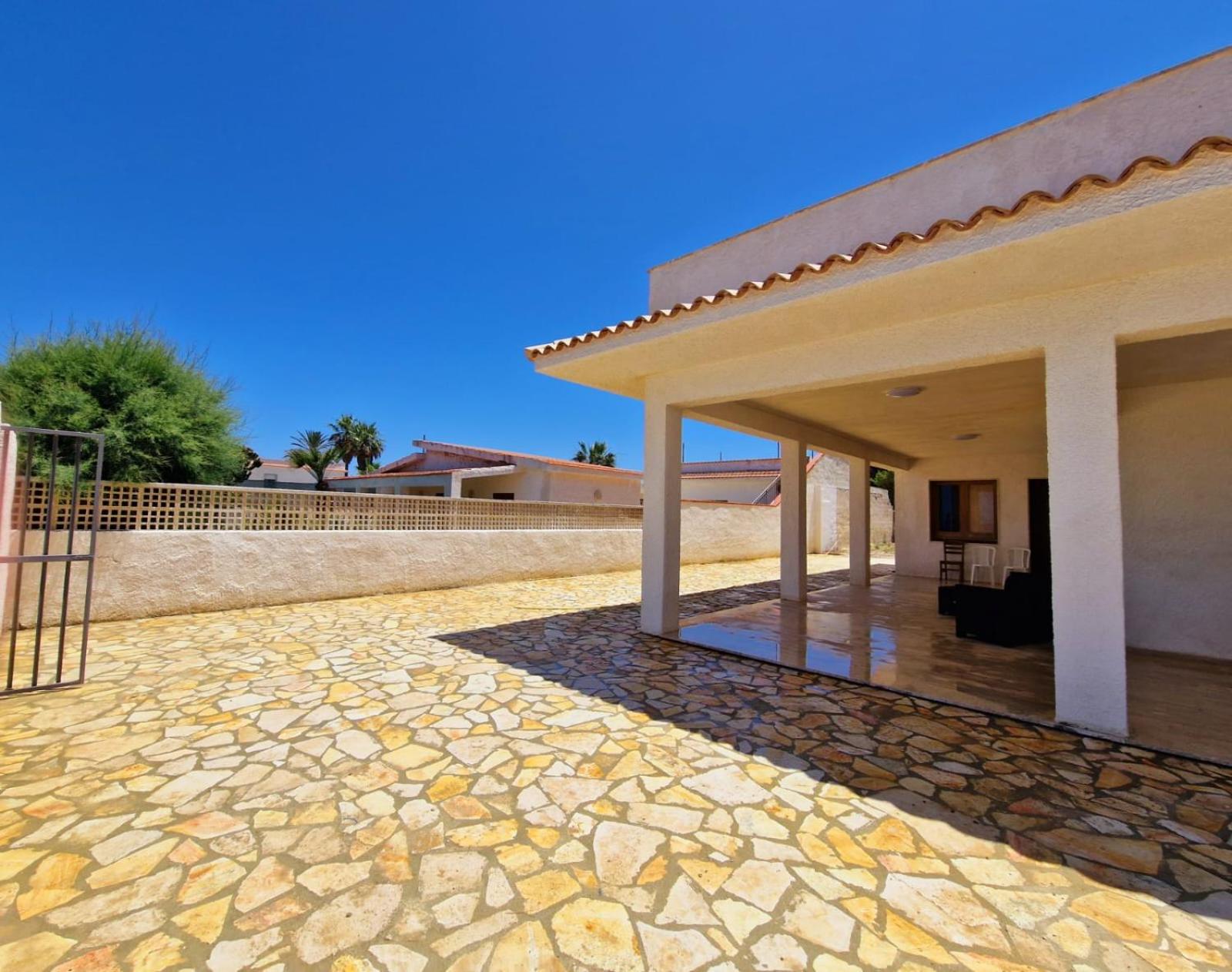 casa baciata dal mare view 2