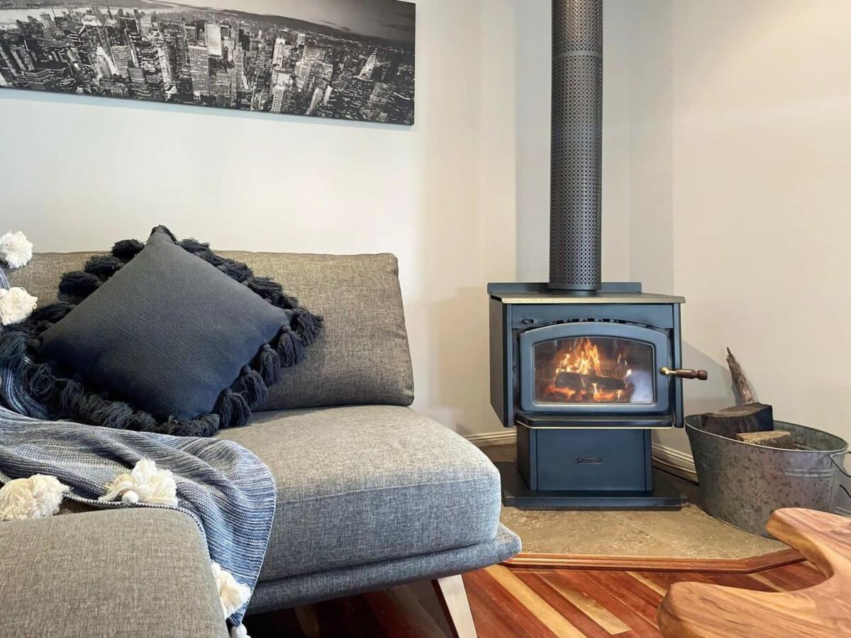 Hinterland Tranquil Escape with Beautiful Views