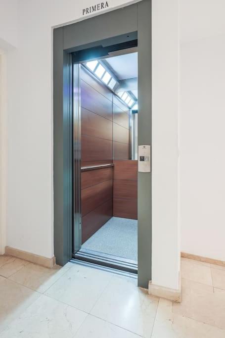 Centro y Estilo Apartamento cerca de la Alameda