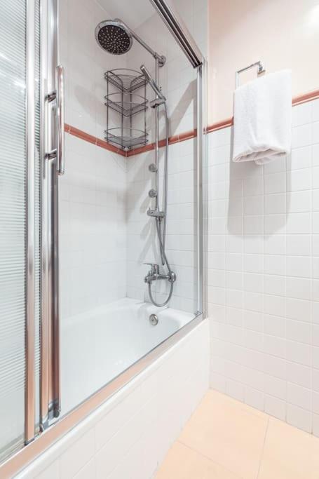 Centro y Estilo Apartamento cerca de la Alameda
