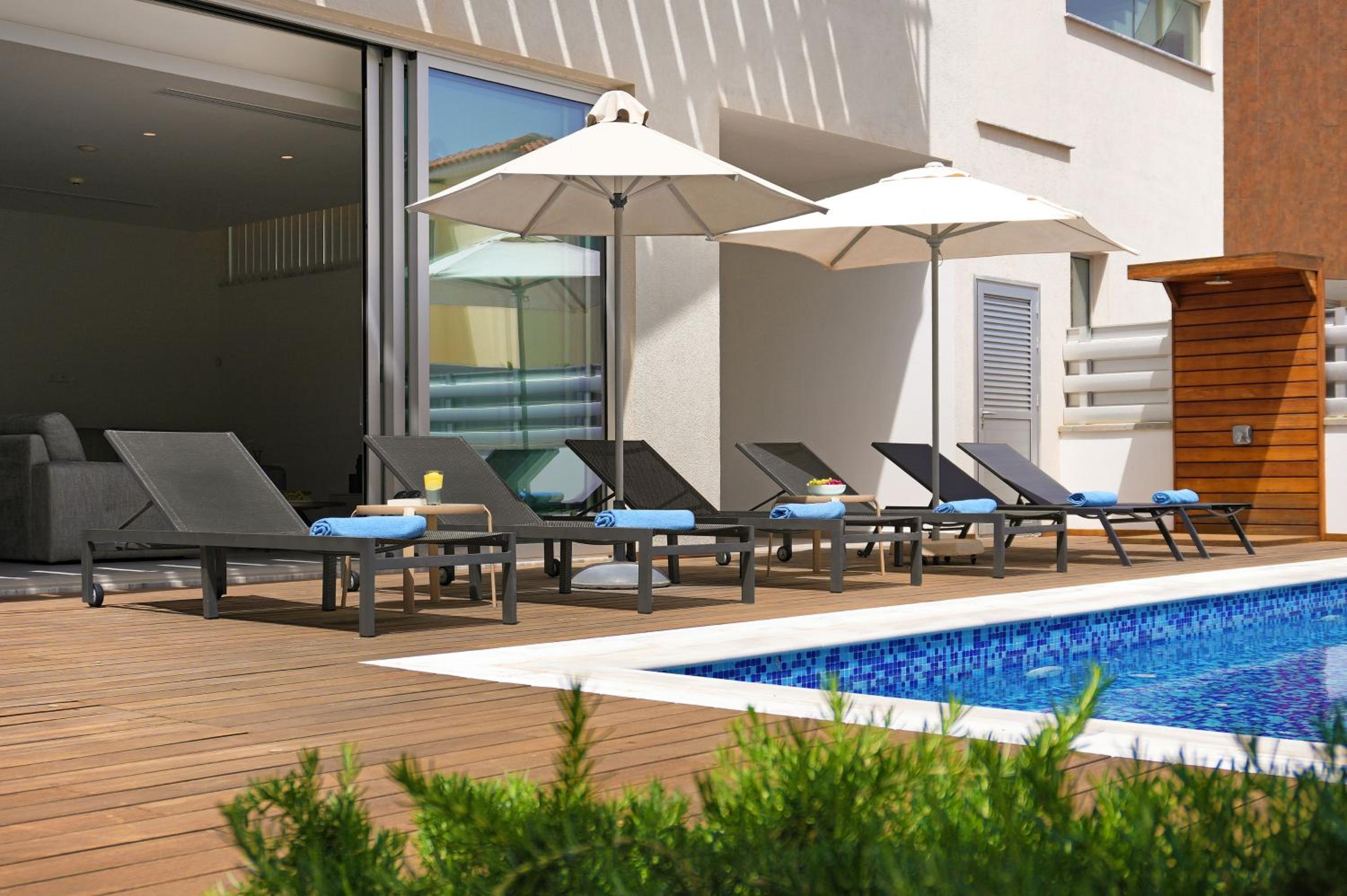 Villa Sunrise Glory - 150m from Trinity Beach