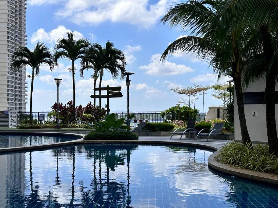Danga Bay Sea View 4 Pax Apartment