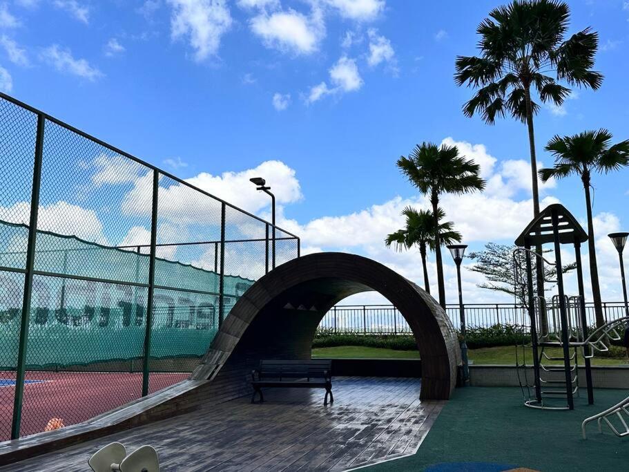 Danga Bay Sea View 4 Pax Apartment