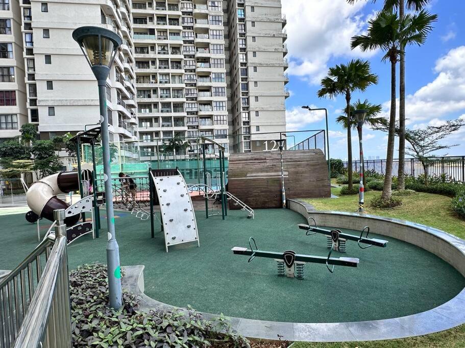 Danga Bay Sea View 4 Pax Apartment