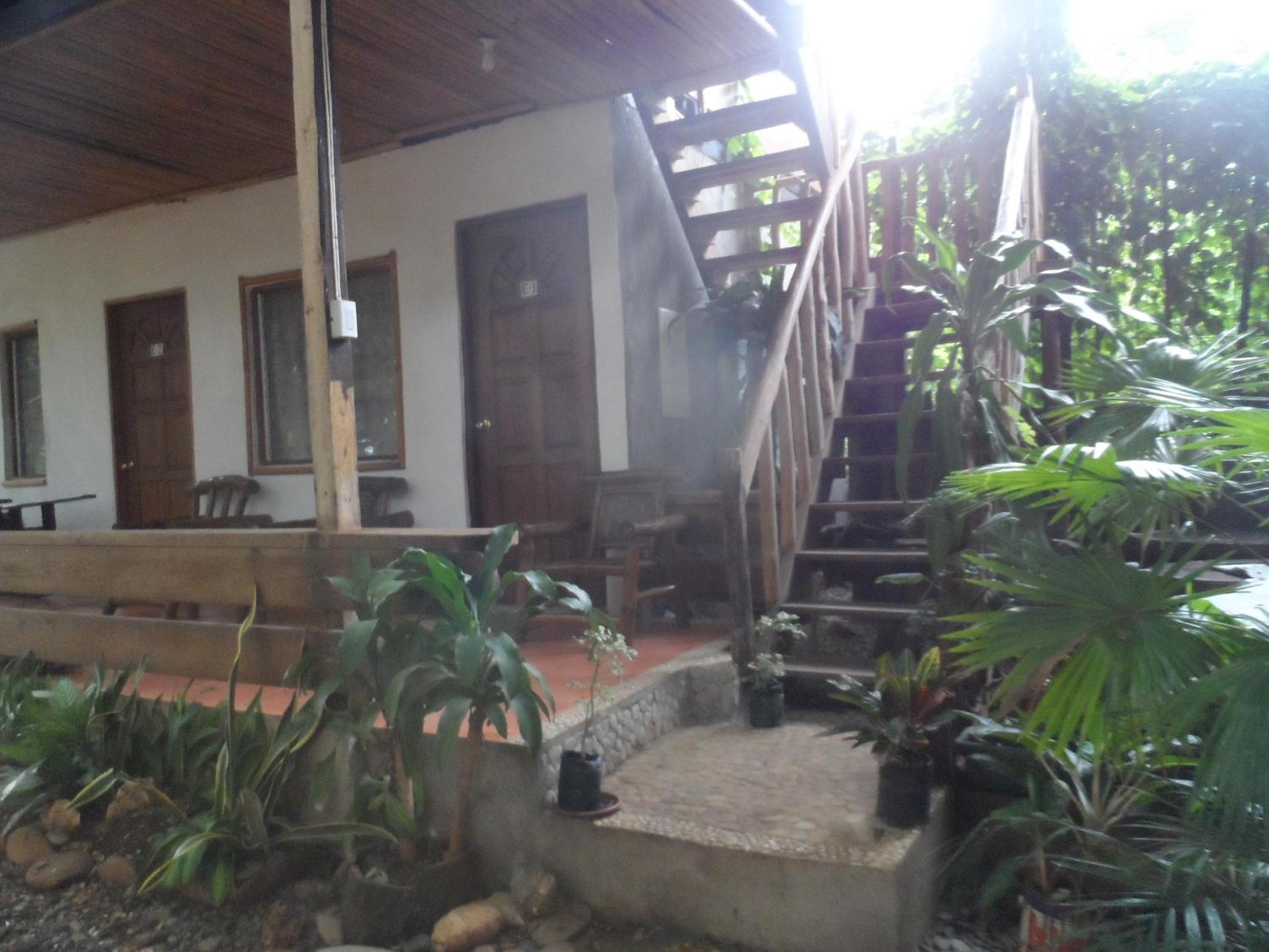 Victoria Guest House and Cottages