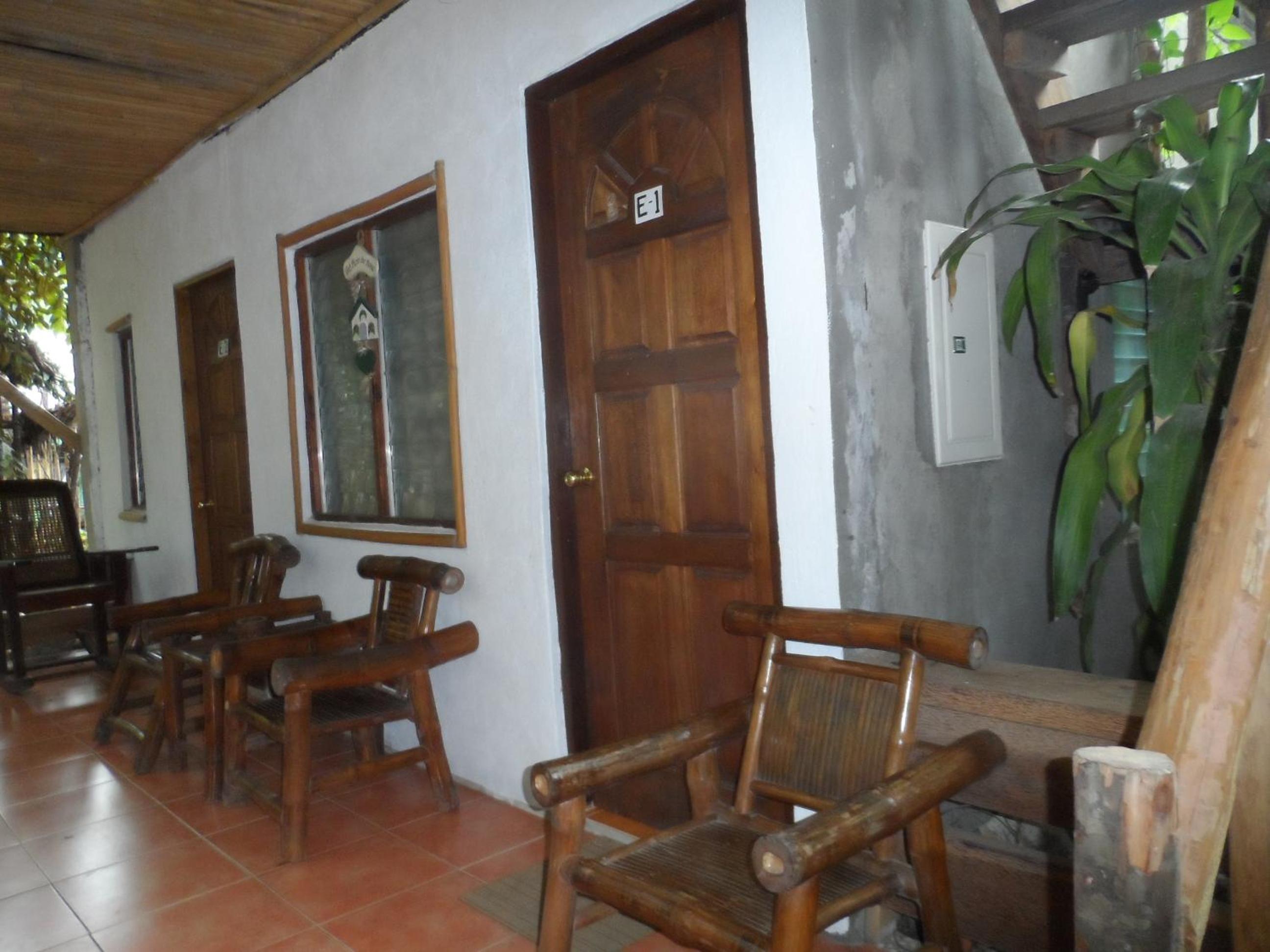 Victoria Guest House and Cottages