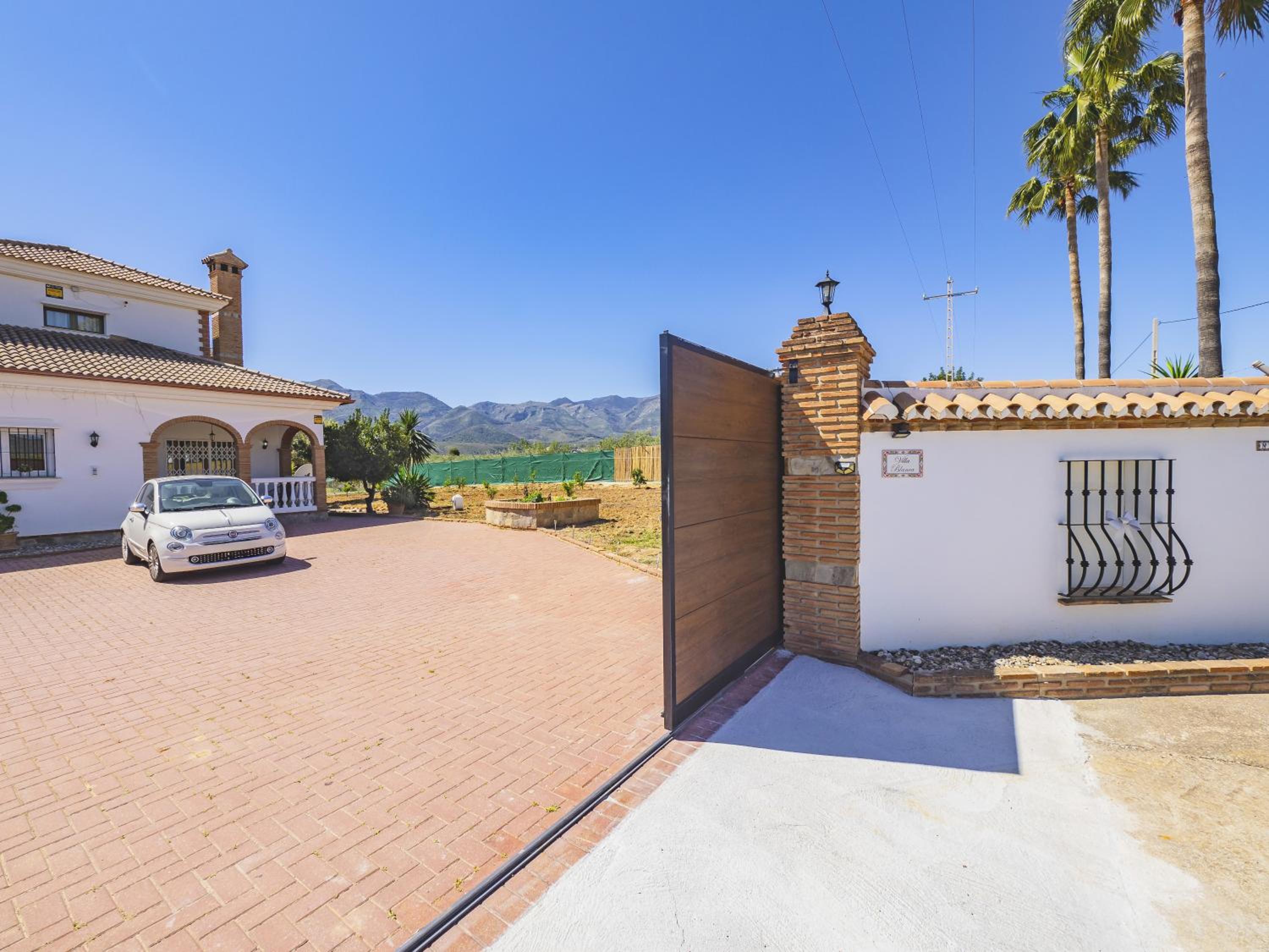 Villa Blanca Málaga - Private Villa - Heated Pool