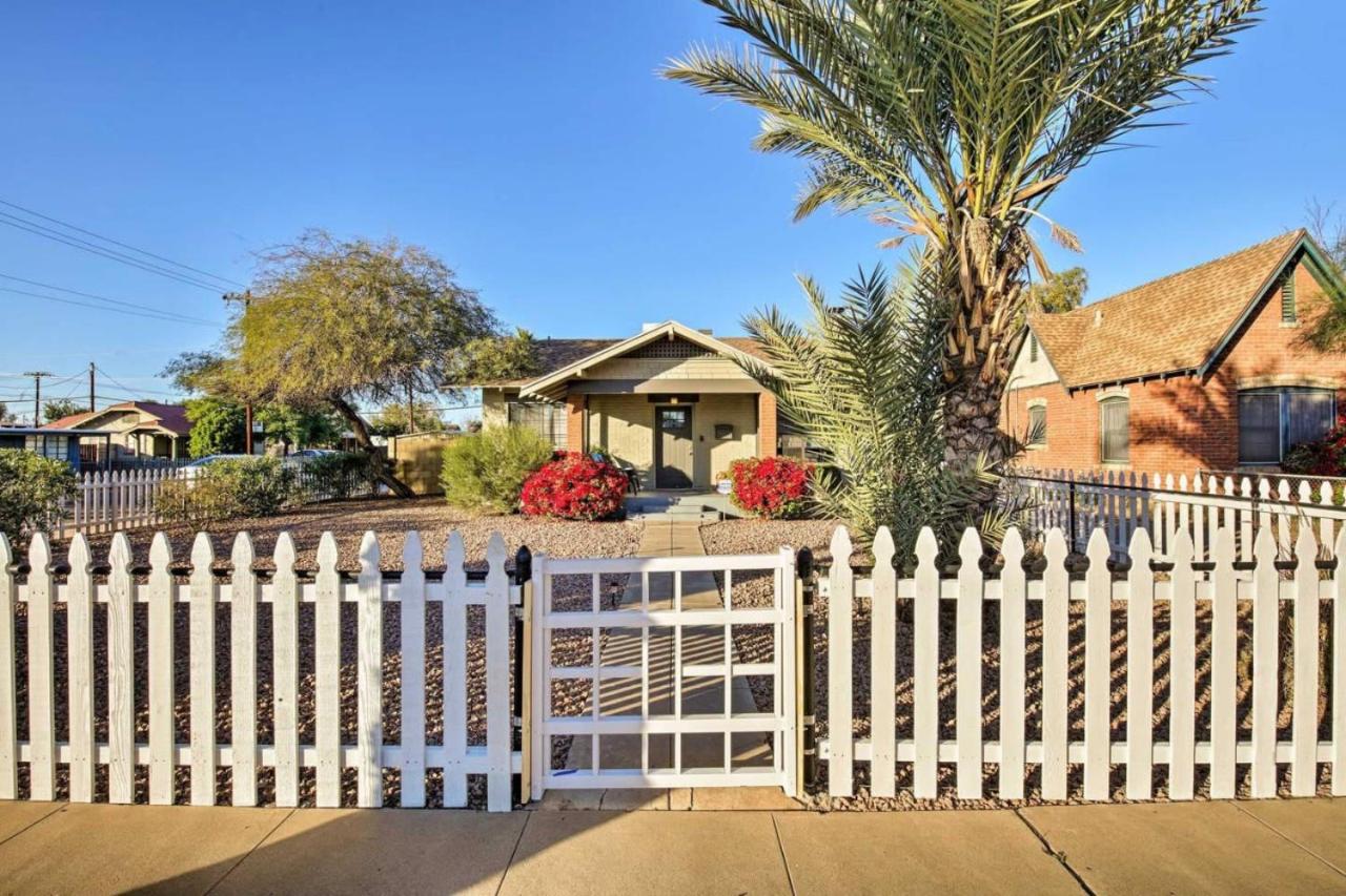 Palm house - Phoenix Home with renovated Pool and String Lights view 4
