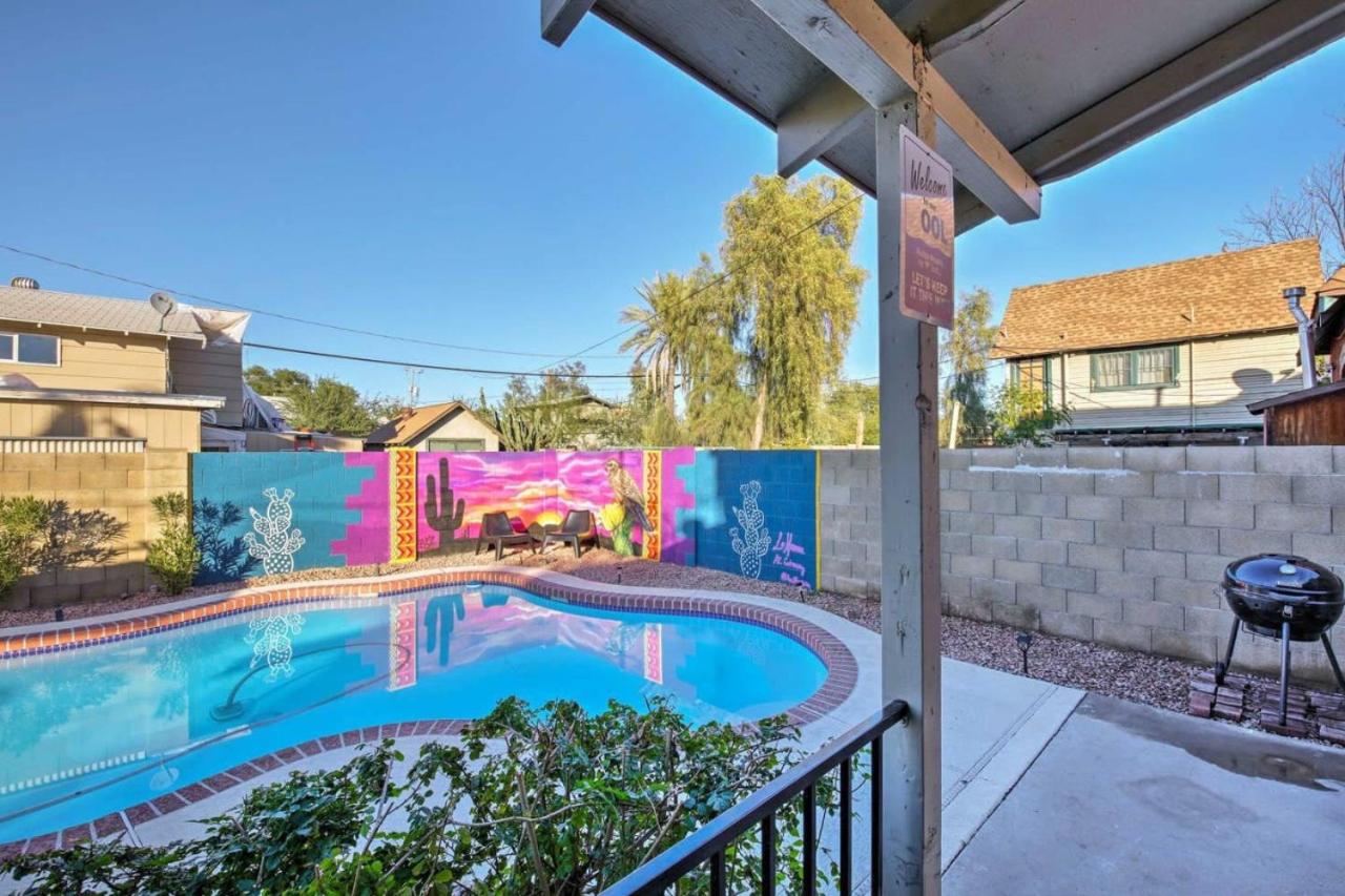 Palm house - Phoenix Home with renovated Pool and String Lights view 5