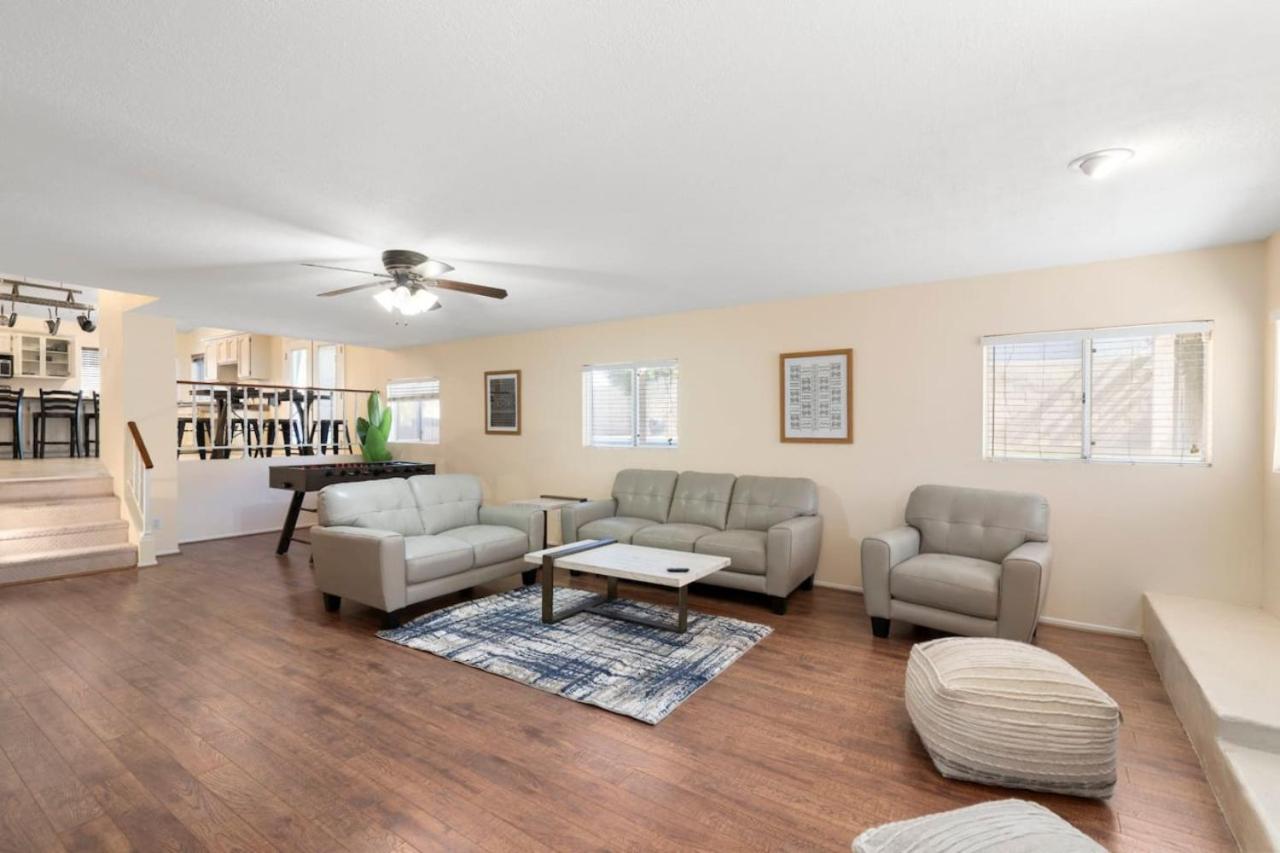 Extravagant 5Bedroom-Phoenix Home w Pool-KingBeds view 3