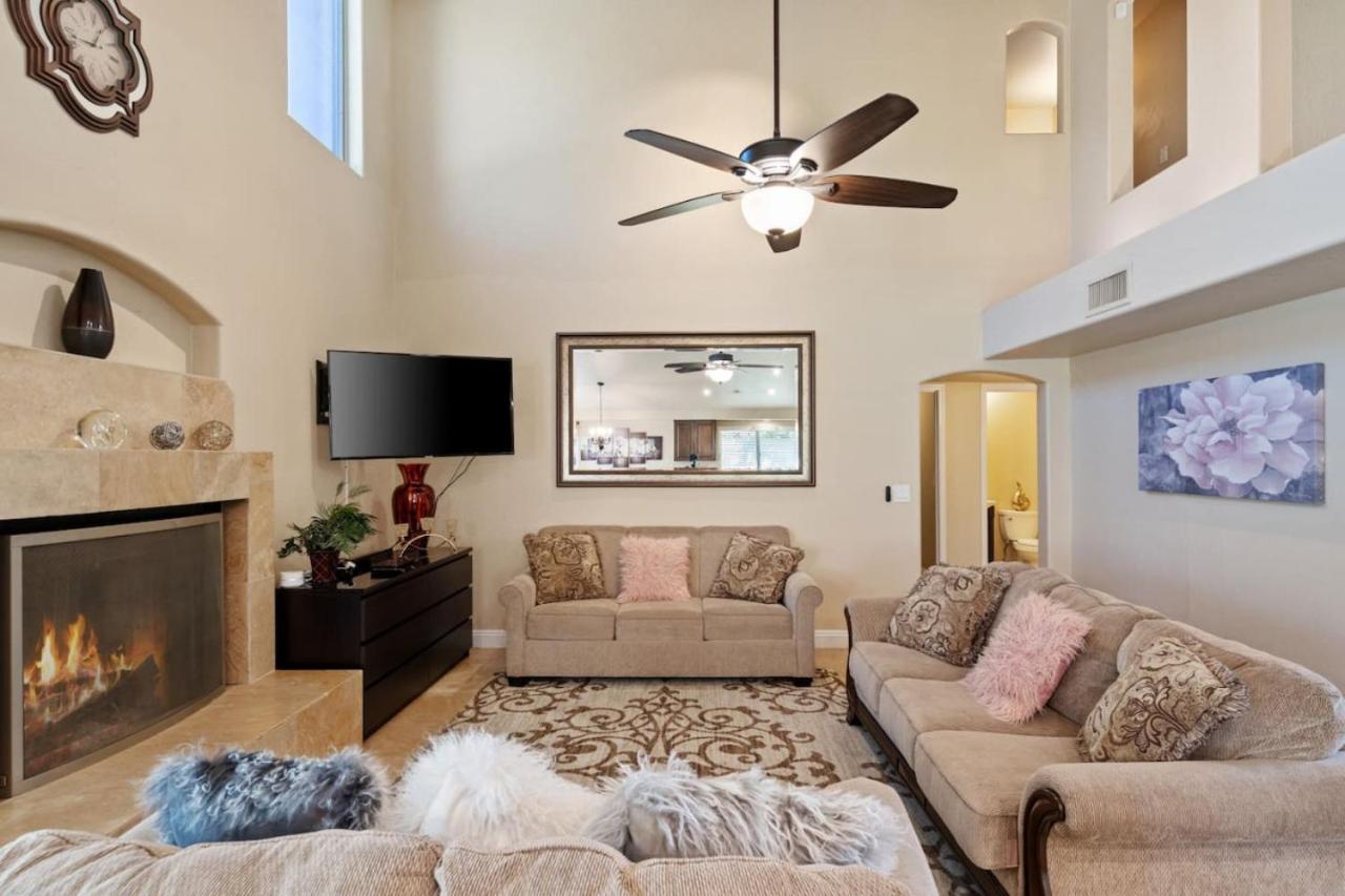 Stylish Home in Scottsdale-HeatedPool and HotTub view 4