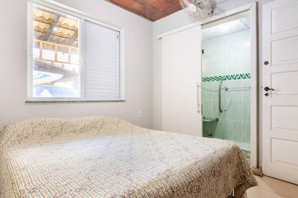 Casa 4 quartos, 2 suítes, piscina e acessibilidade - Frente para a lagoa