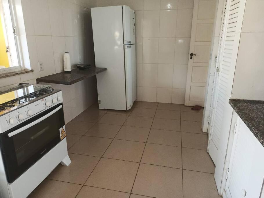 Casa 4 quartos, 2 suítes, piscina e acessibilidade - Frente para a lagoa