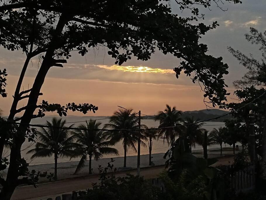 Casa 4 quartos, 2 suítes, piscina e acessibilidade - Frente para a lagoa