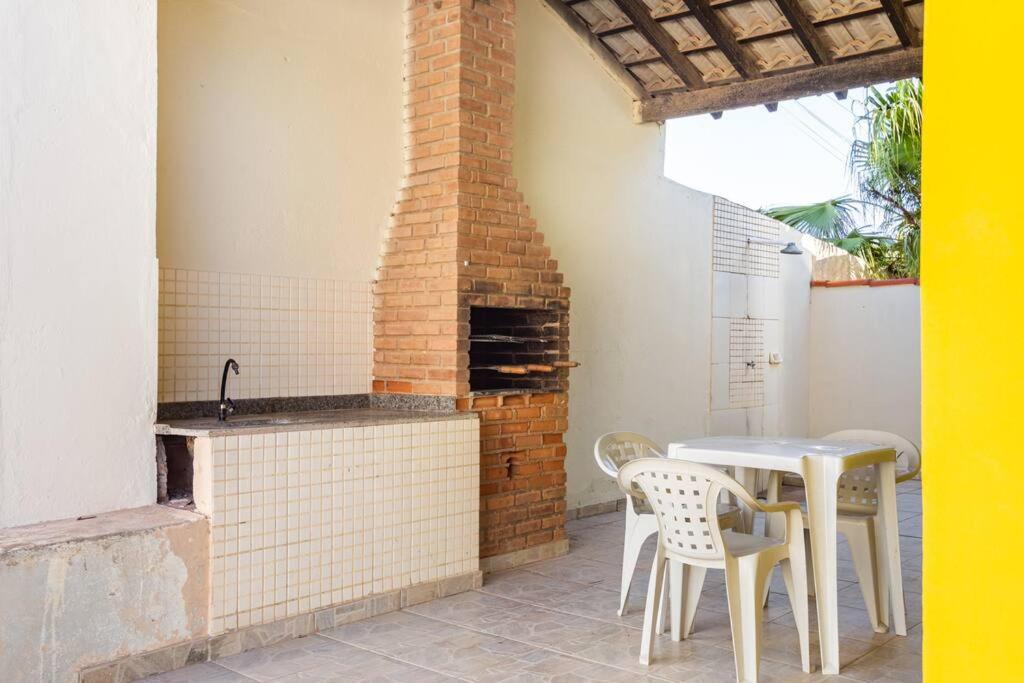 Casa 4 quartos, 2 suítes, piscina e acessibilidade - Frente para a lagoa