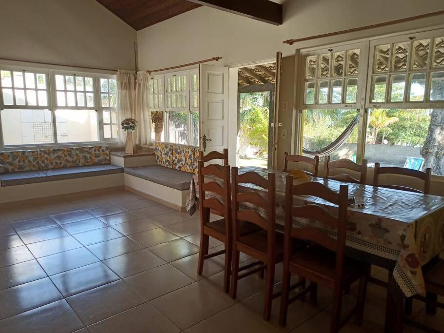 Casa 4 quartos, 2 suítes, piscina e acessibilidade - Frente para a lagoa