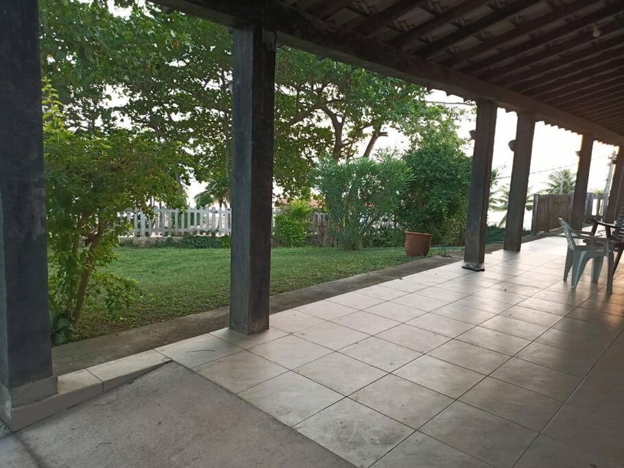 Casa 4 quartos, 2 suítes, piscina e acessibilidade - Frente para a lagoa