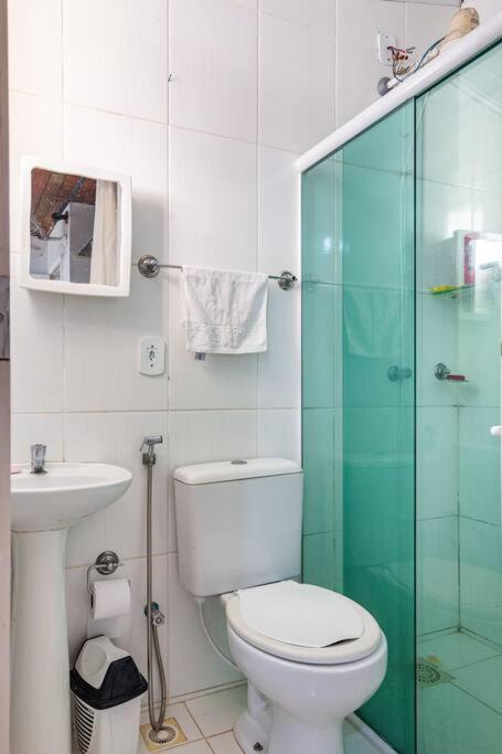Casa 4 quartos, 2 suítes, piscina e acessibilidade - Frente para a lagoa