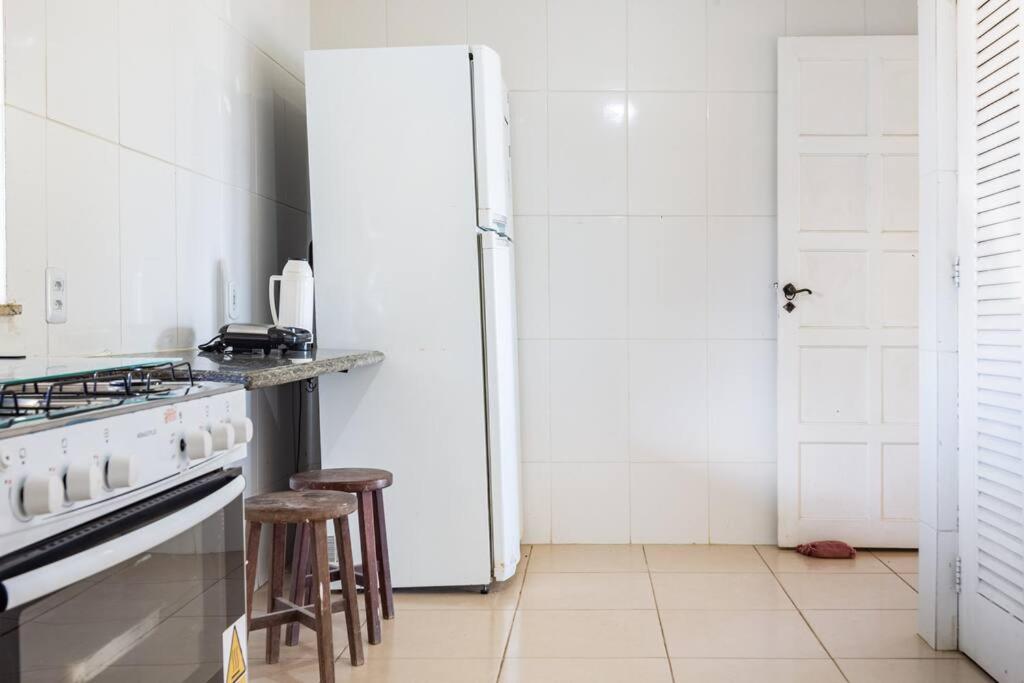 Casa 4 quartos, 2 suítes, piscina e acessibilidade - Frente para a lagoa