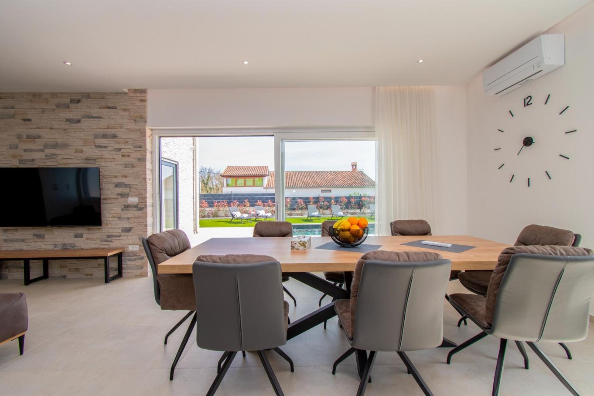 Beautiful Villa Martin view 5