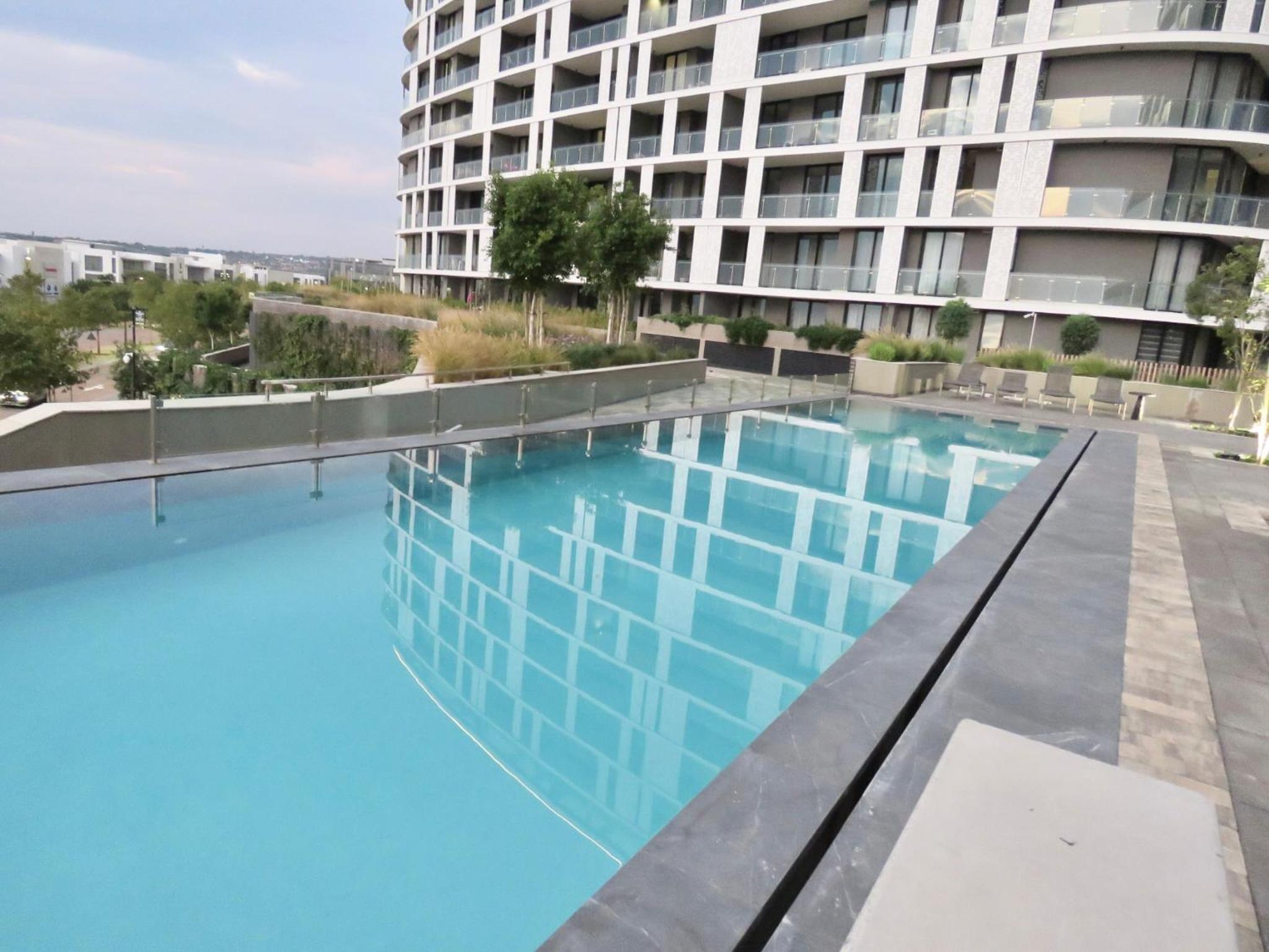 Hotel Entire Apartment in Midrand, South Africa - Image 1