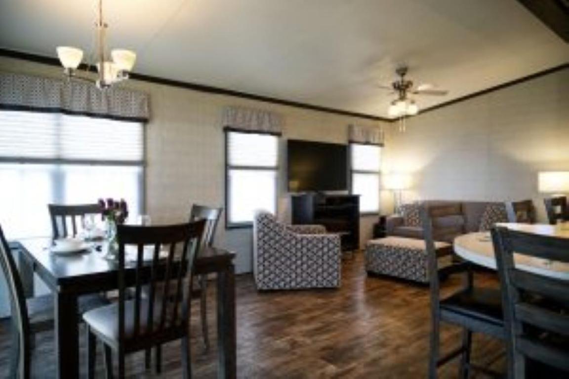 3 Bedroom Waterfront Cottage 12
