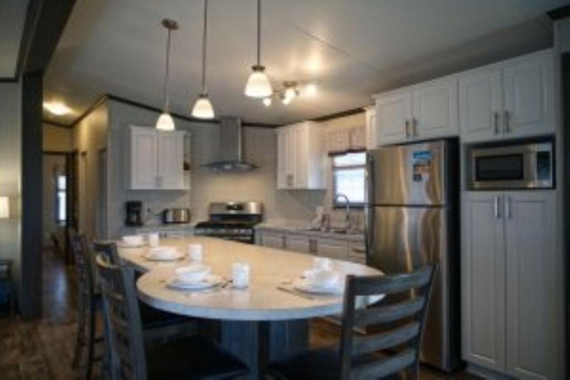 3 Bedroom Waterfront Cottage 12