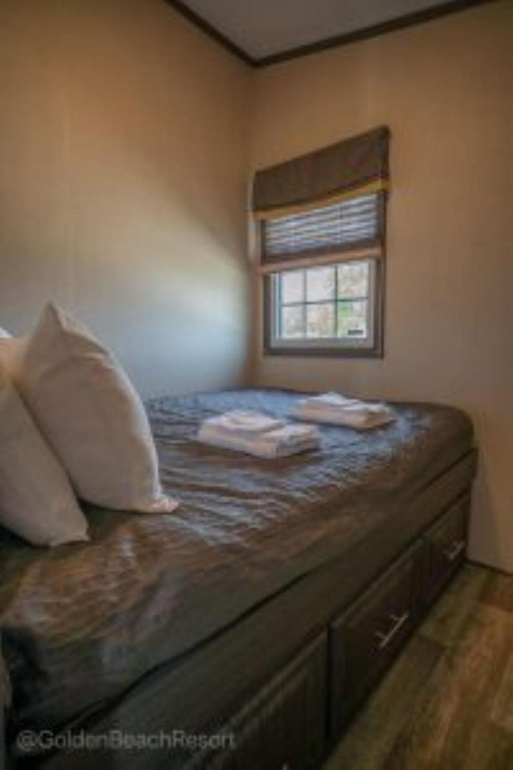 3 Bedroom Waterview Cottage 4B
