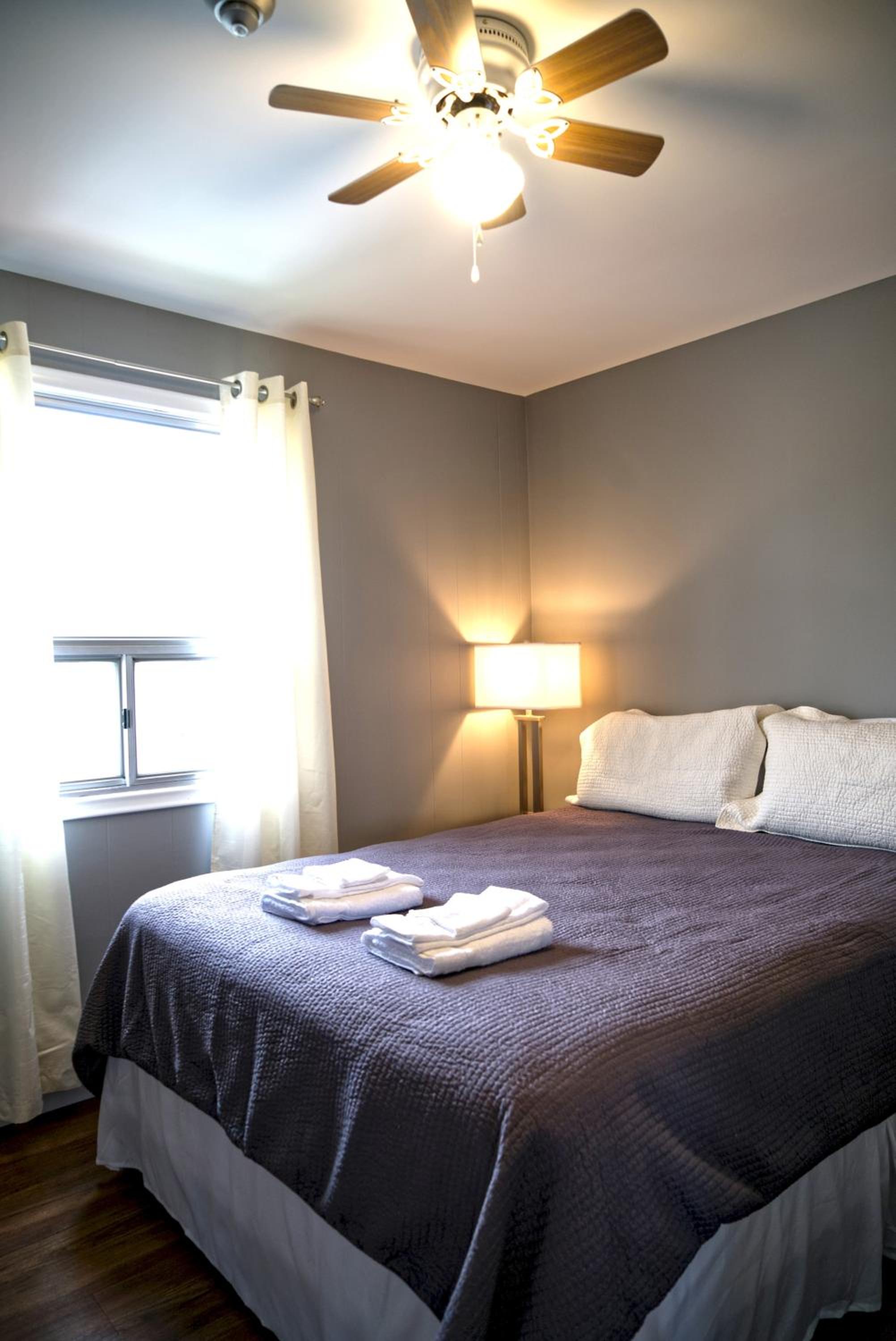 2 Bedroom Harbor Front Condo 4U