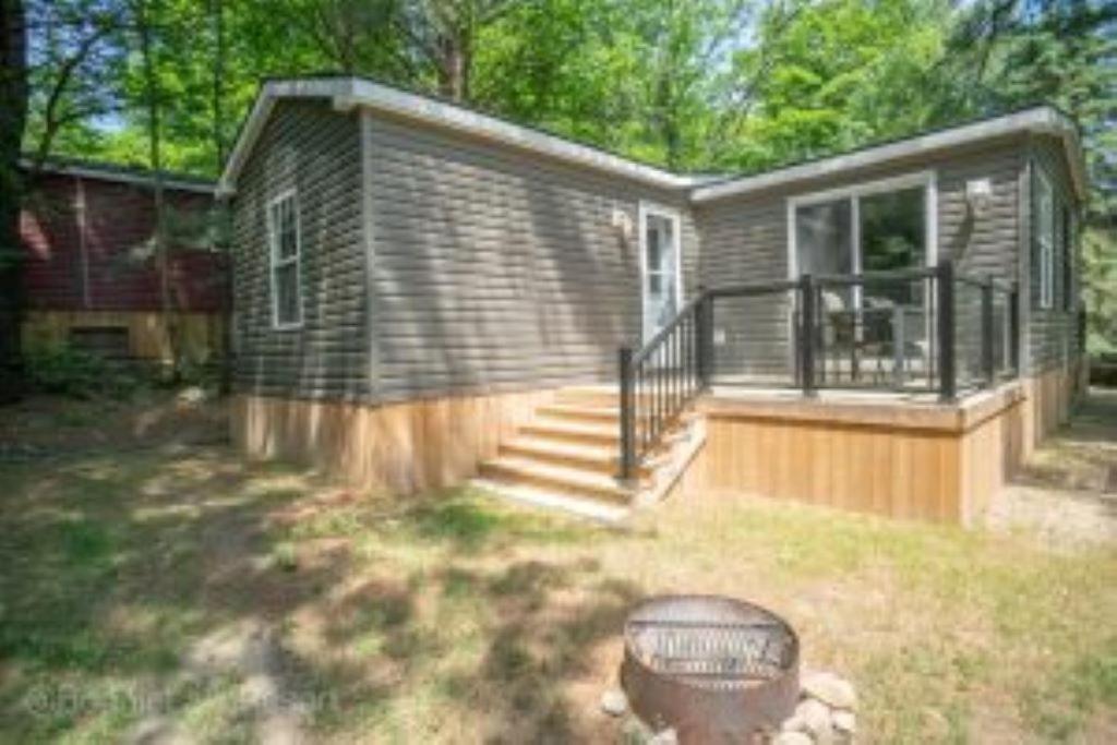 2 Bedroom Cottage Poplar Crescent 738