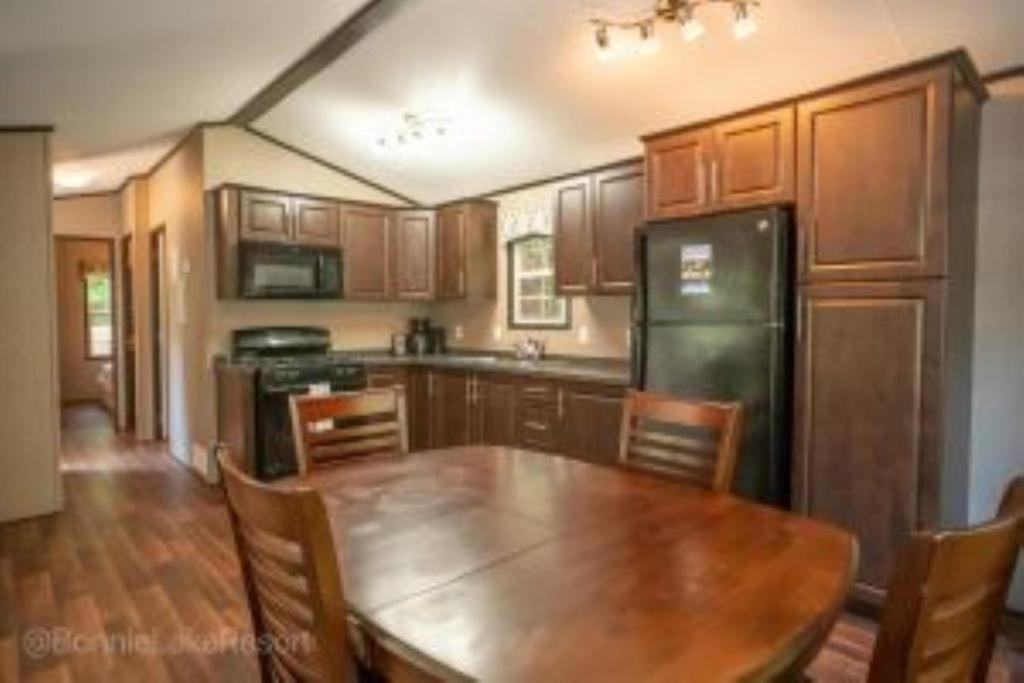 2 Bedroom Cottage Poplar Crescent 738