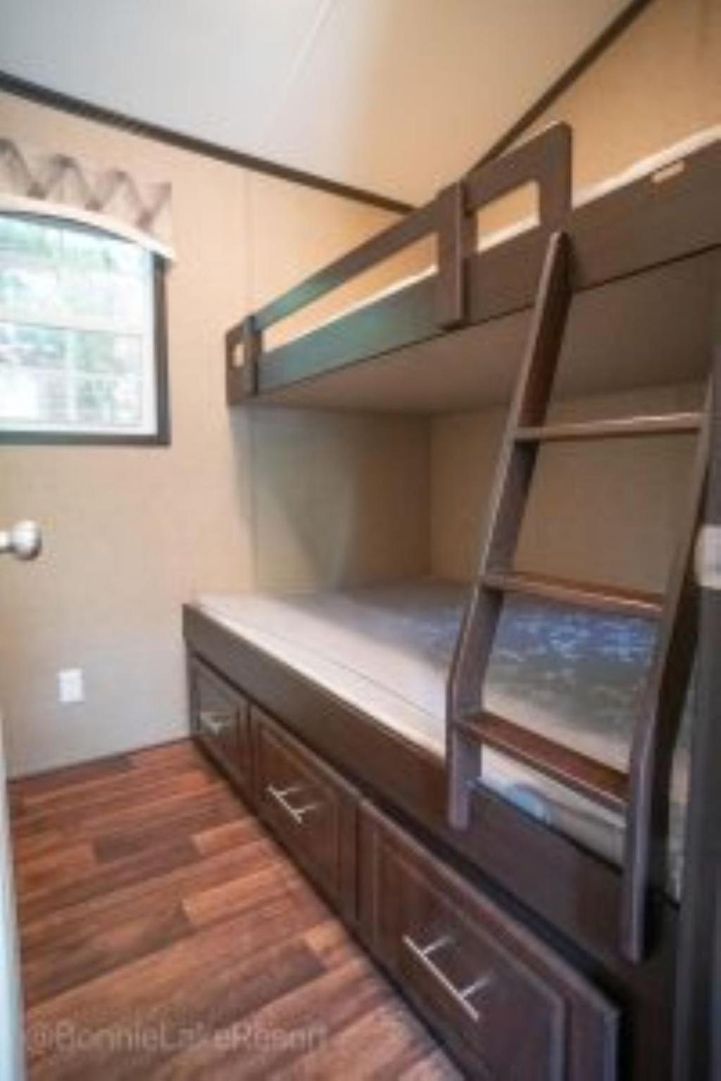 2 Bedroom Cottage Poplar Crescent 738