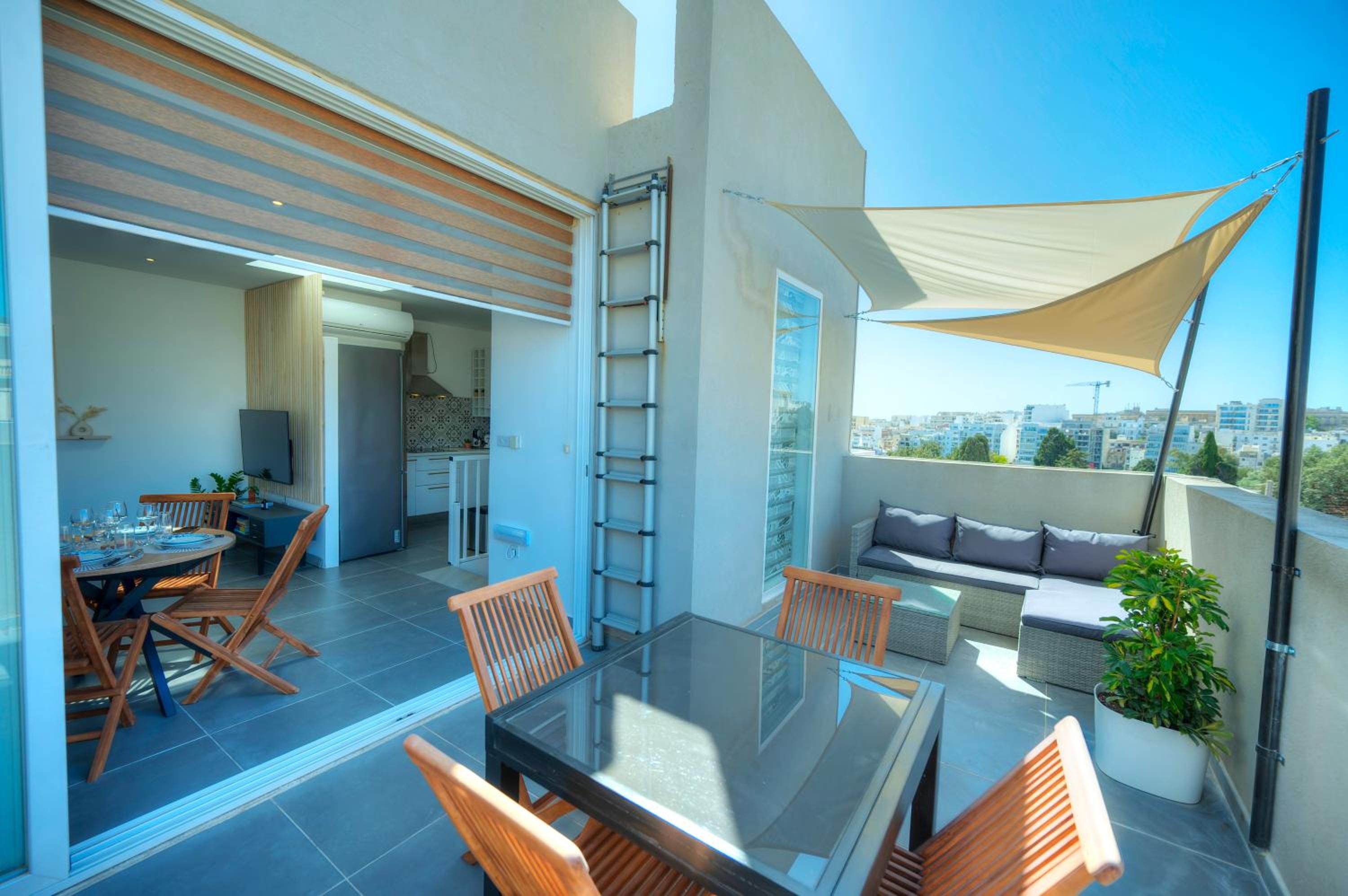 Charming, modern 2bedroom with sun terrace EGUE1-1 — St Julian's