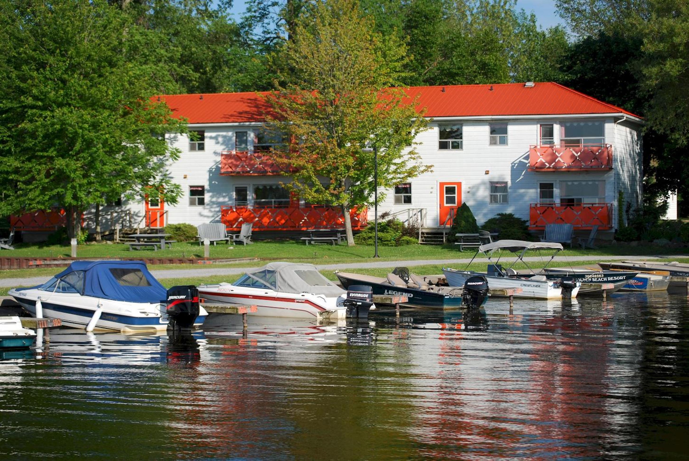 2 Bedroom Harbor Front Condo 10L