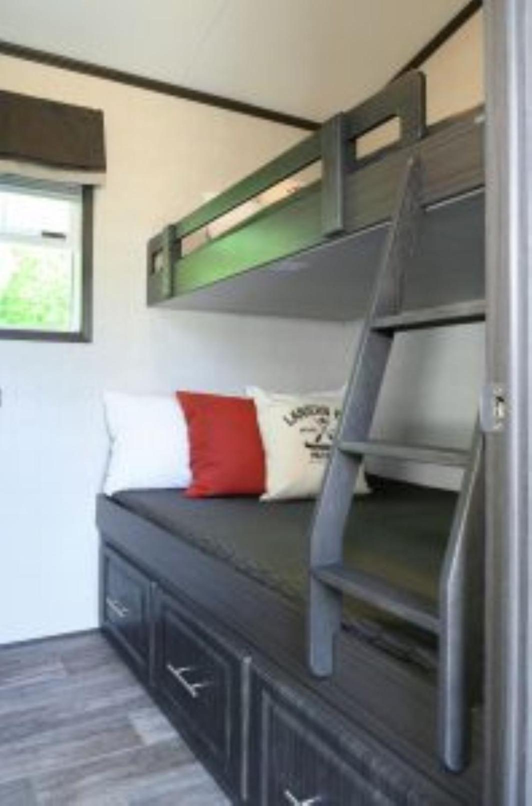 2 Bedroom Cottage Maple Ridge 14