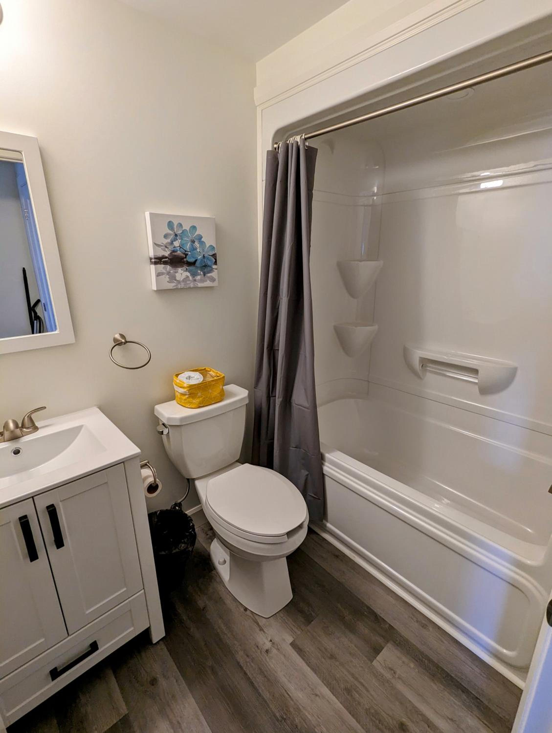 Newly Renovated 2 Bedroom Beach Front Condo 2A