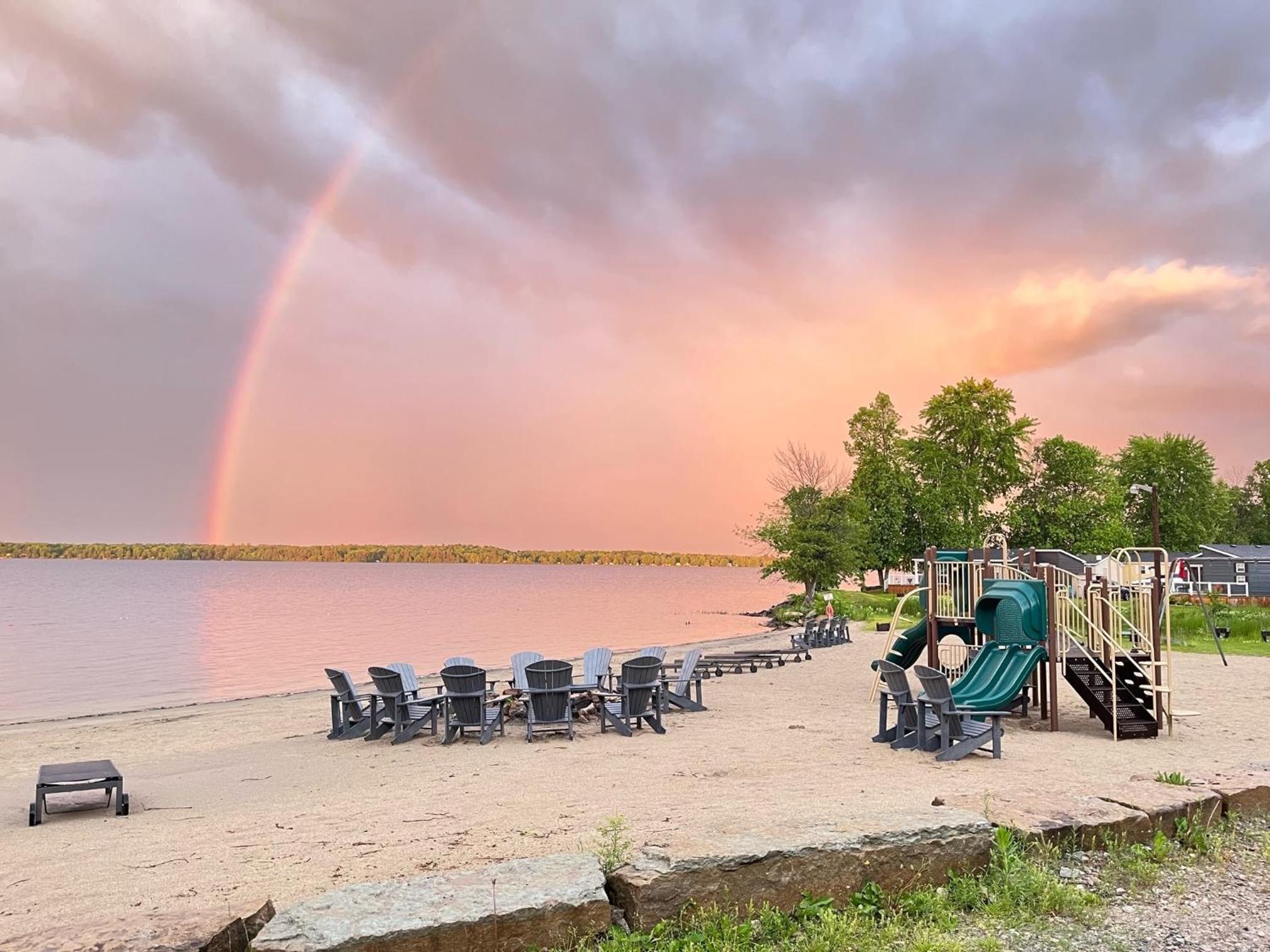 Newly Renovated 3 Bedroom Beach Front Condo 3B