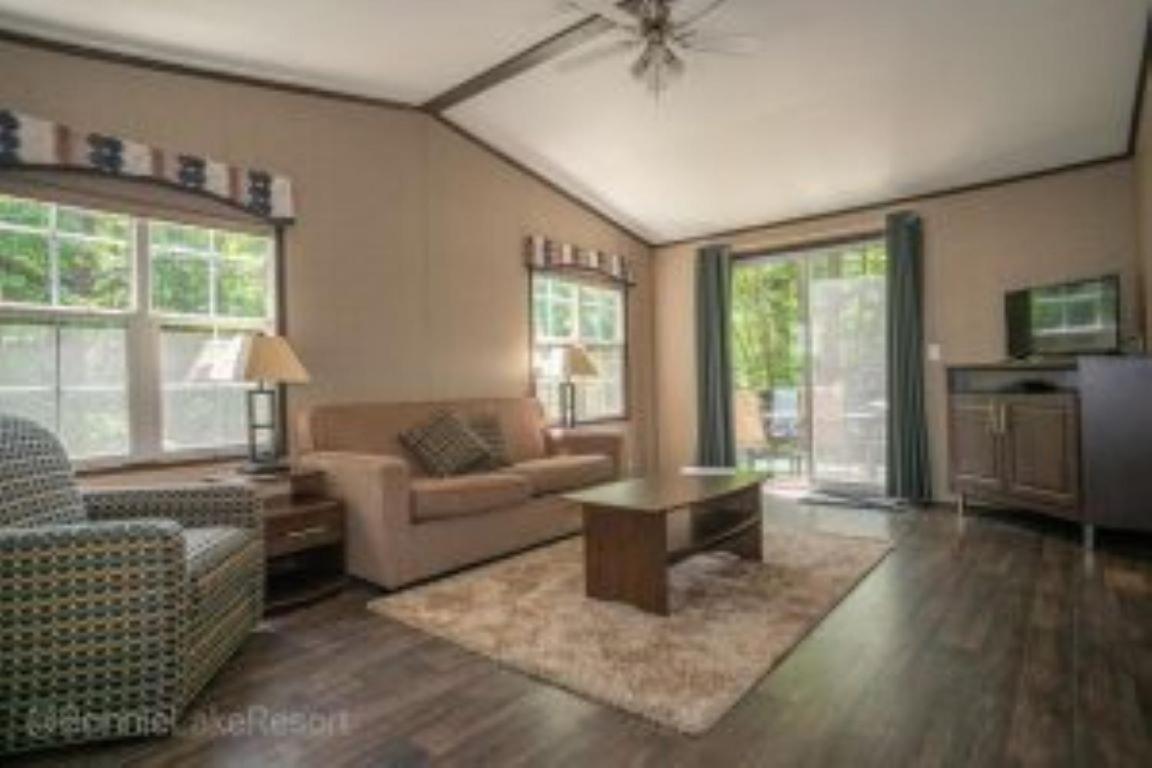 2 Bedroom Cottage Poplar Crescent 749
