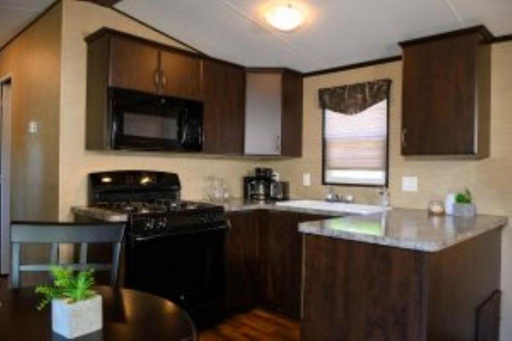 2 Bedroom Cottage Riverside Village 14