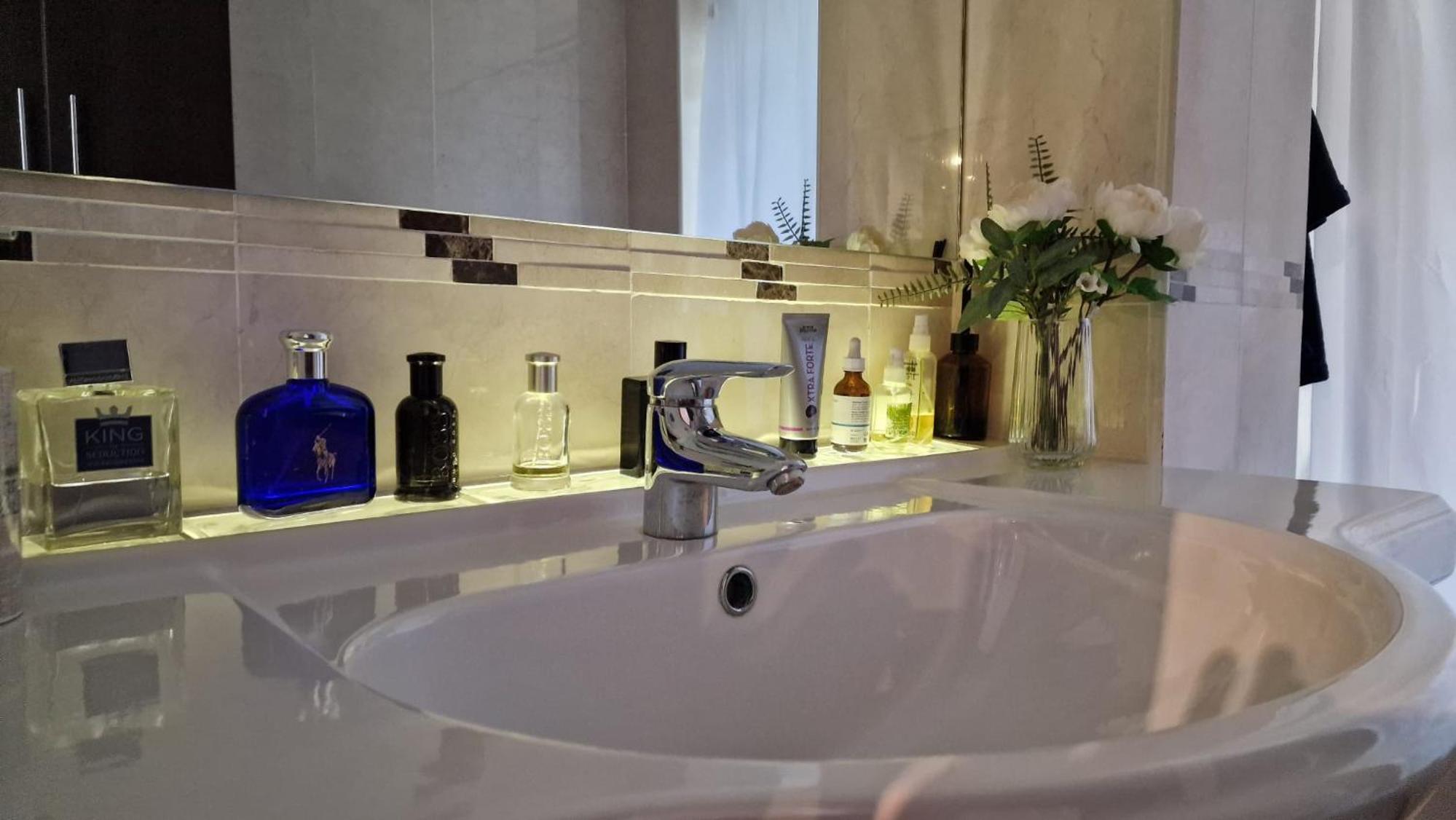 Marbella Vacations - Cosy apartment in the heart of Nueva Andalucia - Property Image 17