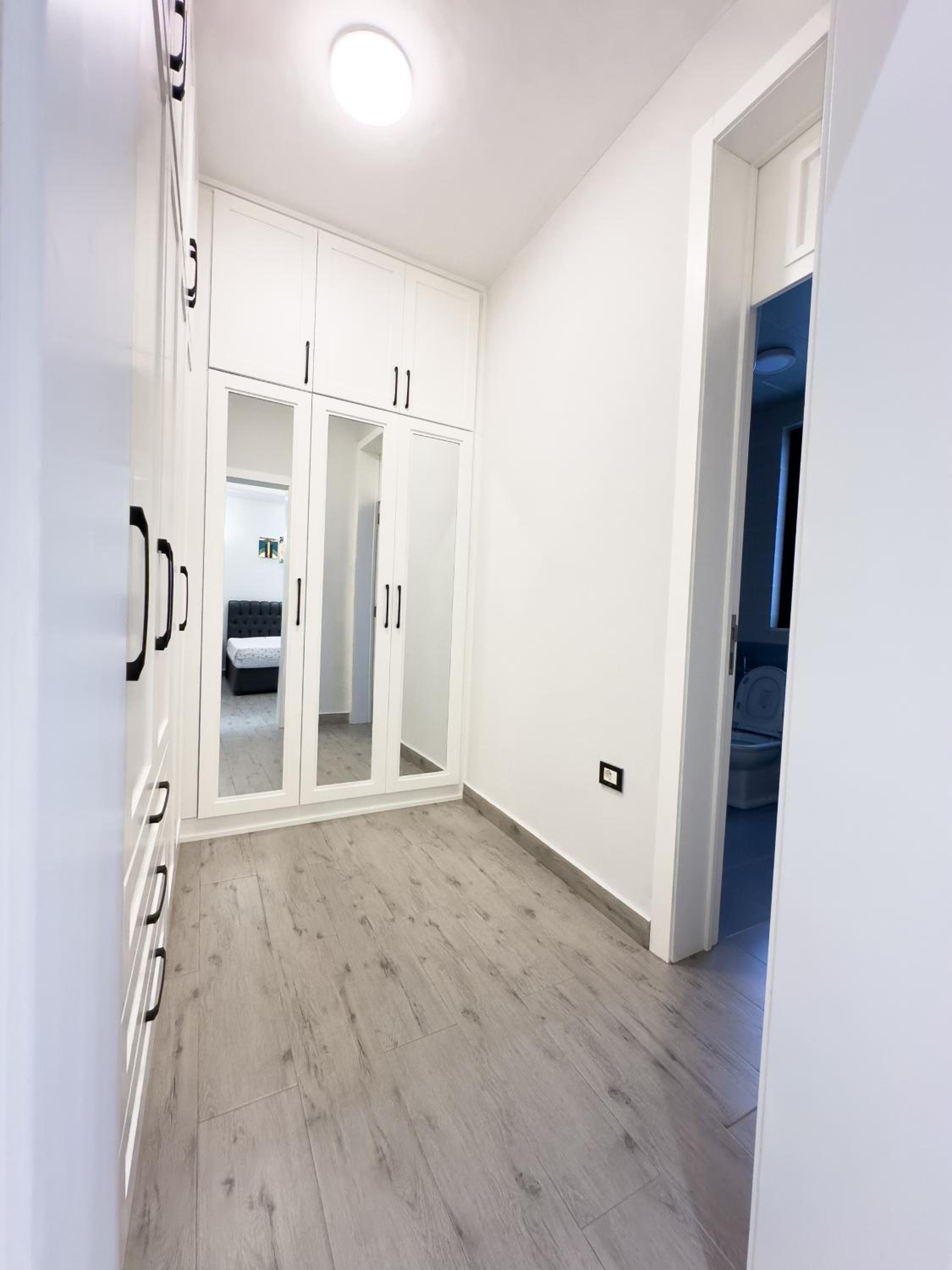 Genet apartment