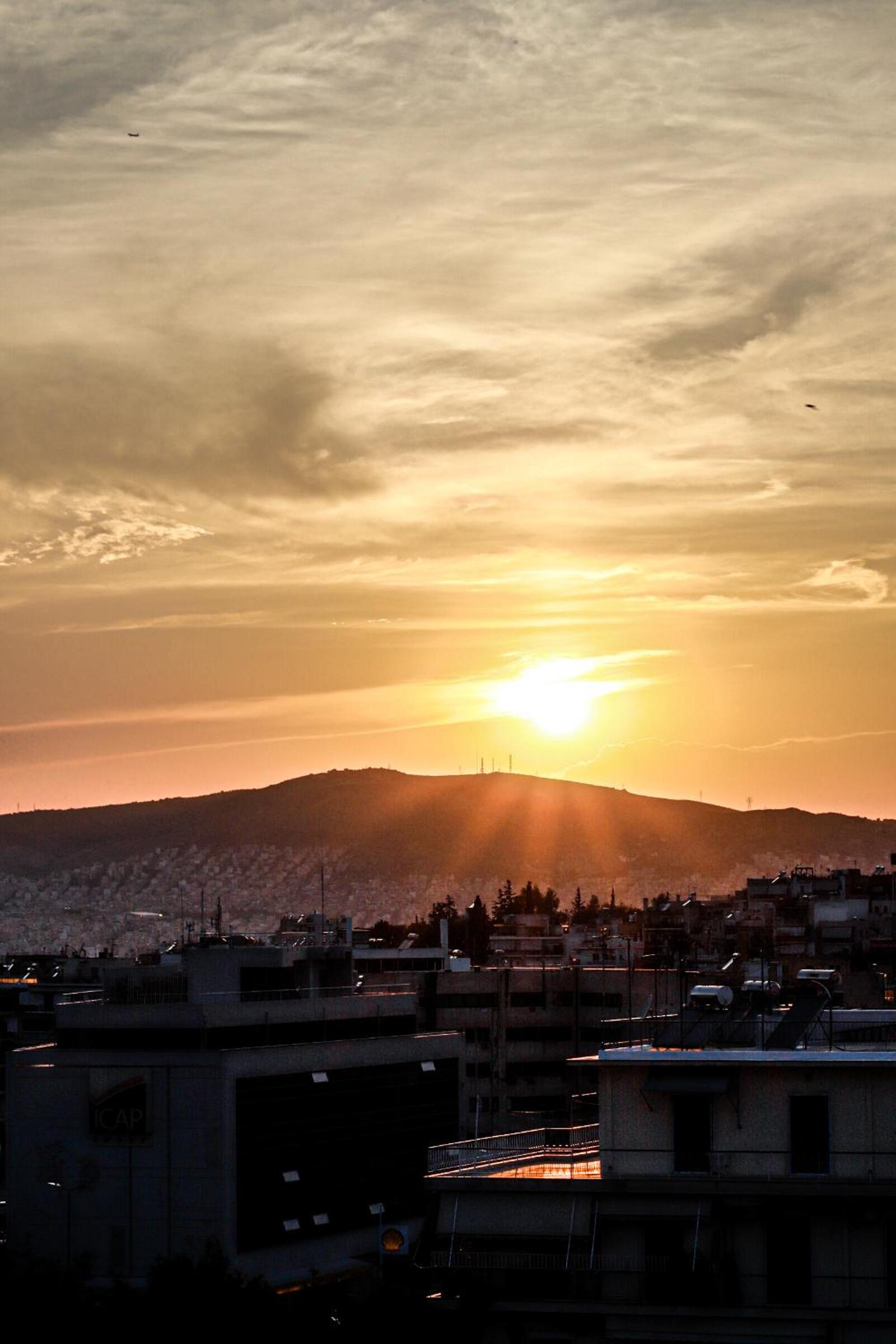 Bachelor Penthouse with Roof Garden access, 15 m walk to Acropolis