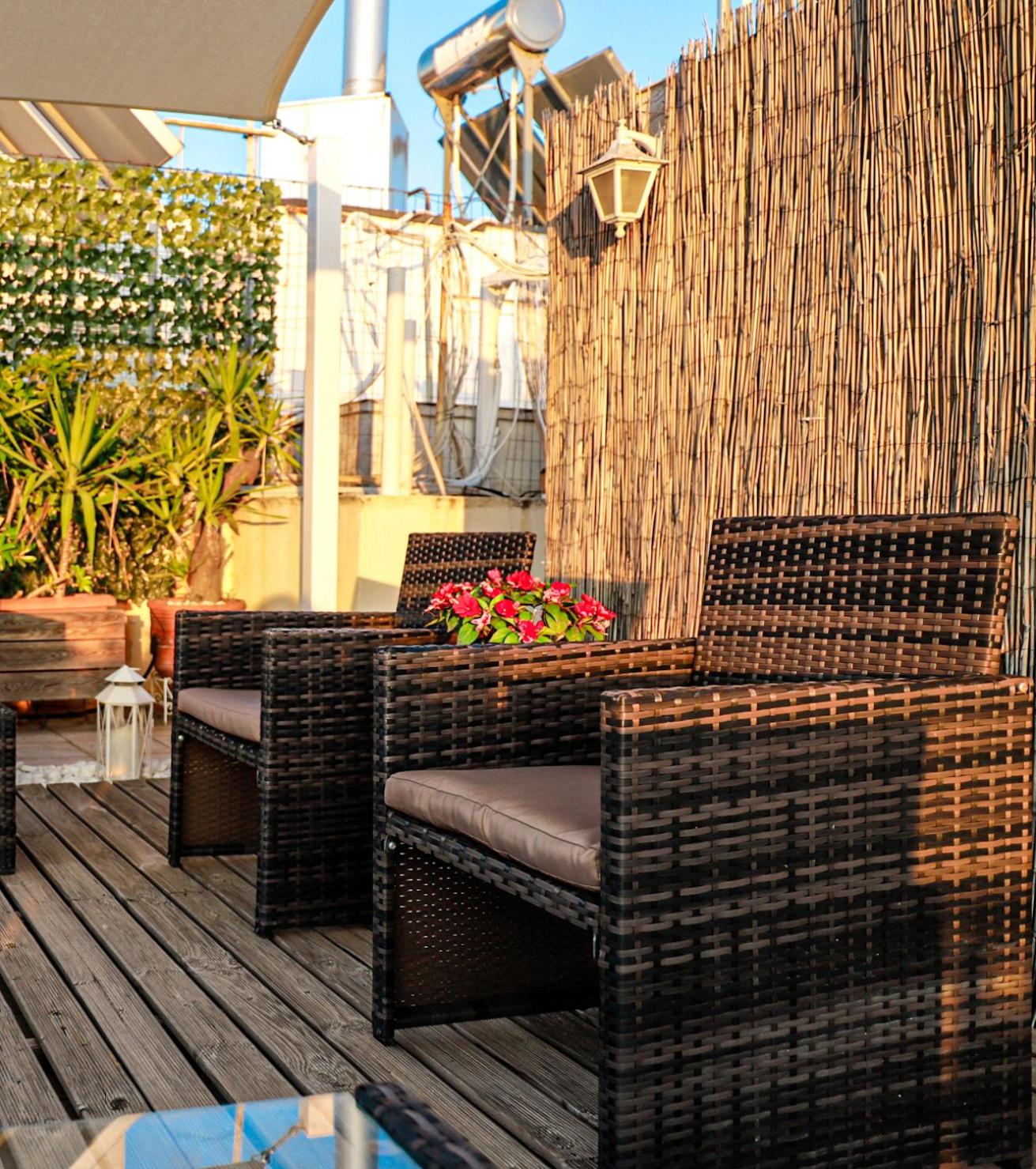 Bachelor Penthouse with Roof Garden access, 15 m walk to Acropolis