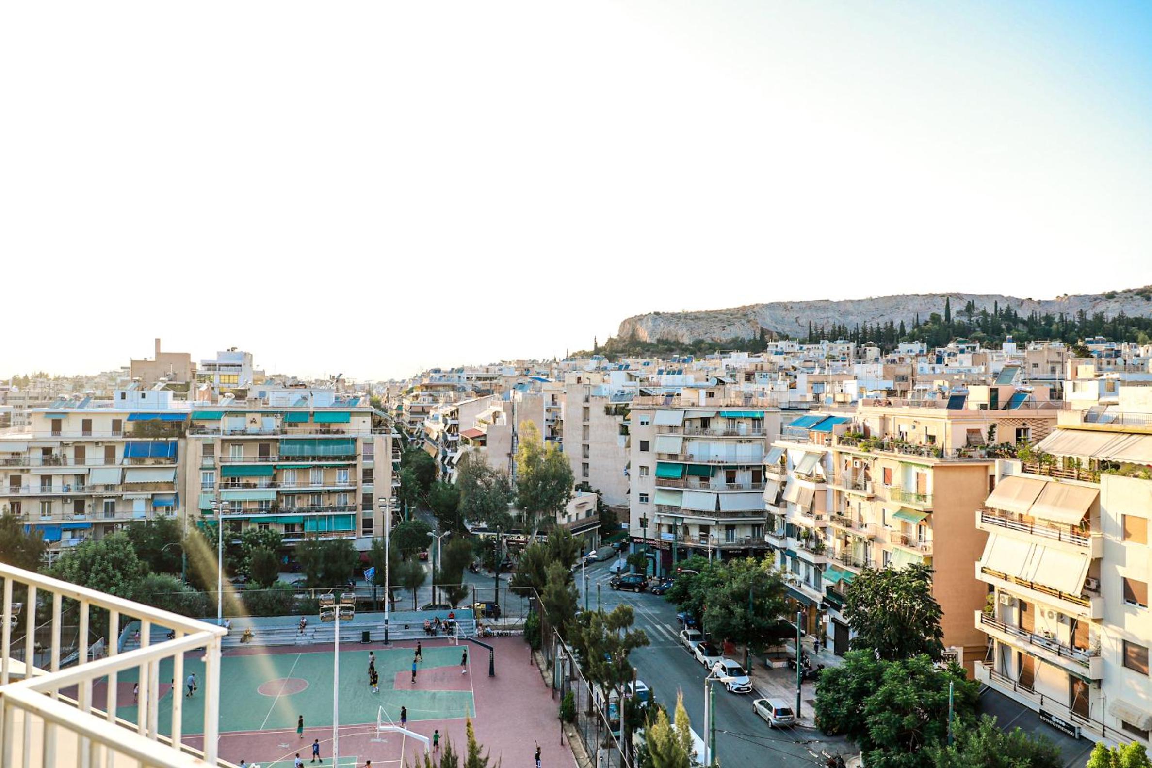Bachelor Penthouse with Roof Garden access, 15 m walk to Acropolis