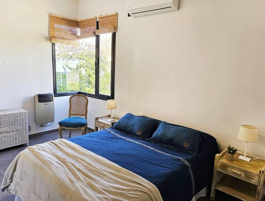 Moderna casa en Chacras de Coria con pileta