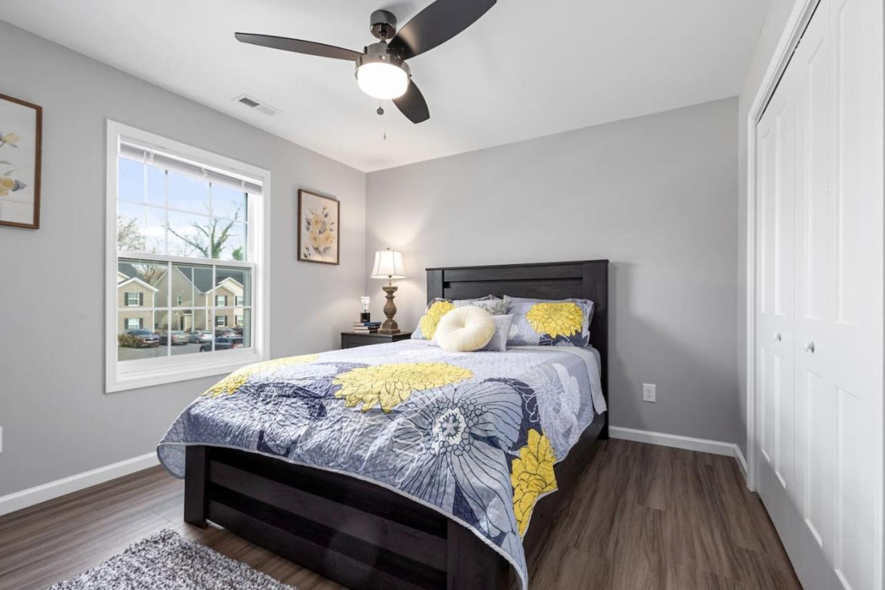 New LUXE APT 3BR Downtown Fay Unit D view 2
