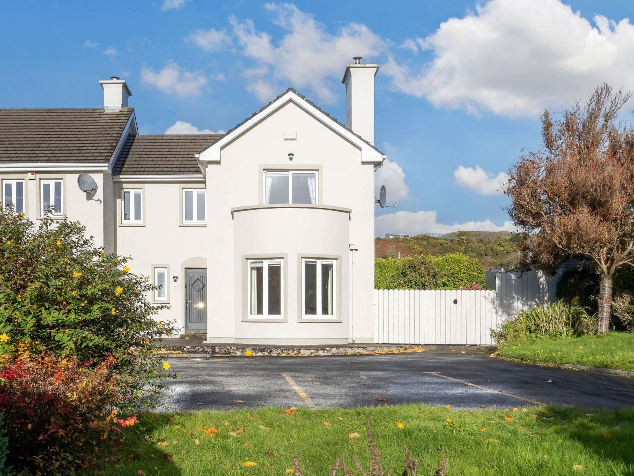 1 An tSean Scoil, Clifden view 2